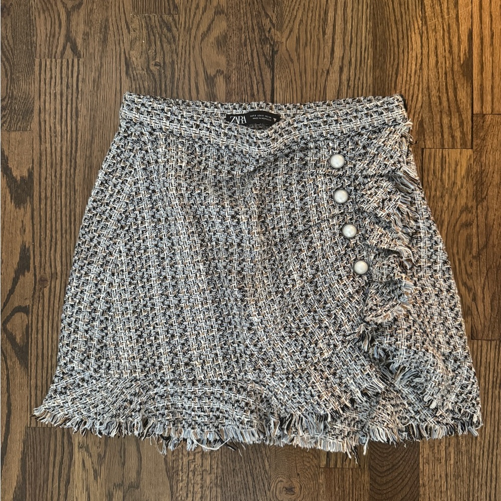 Zara tweed mini skirt with side rouche and side zipper